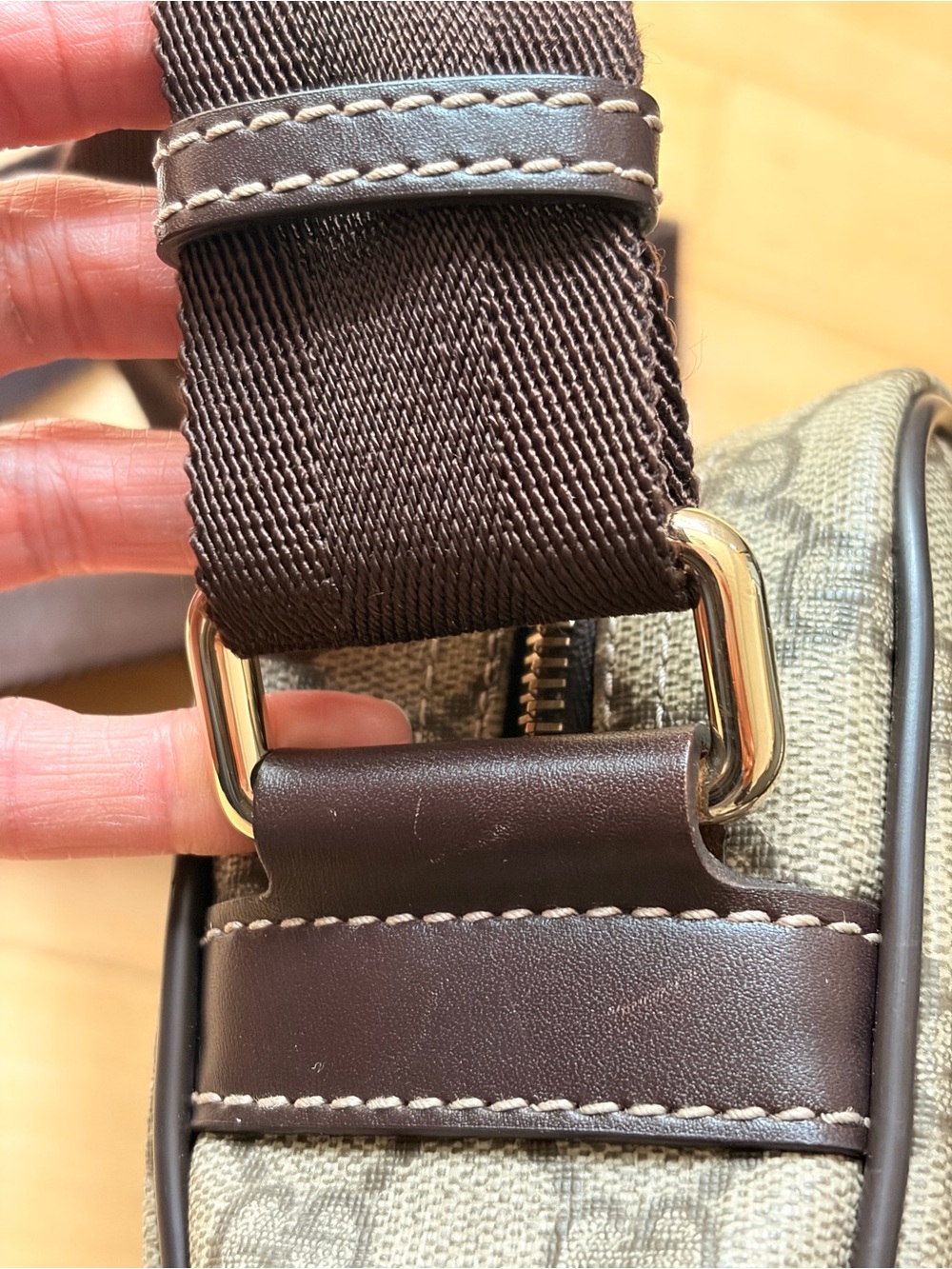 Gucci GG Supreme Messenger Bag - Picture 6 of 17
